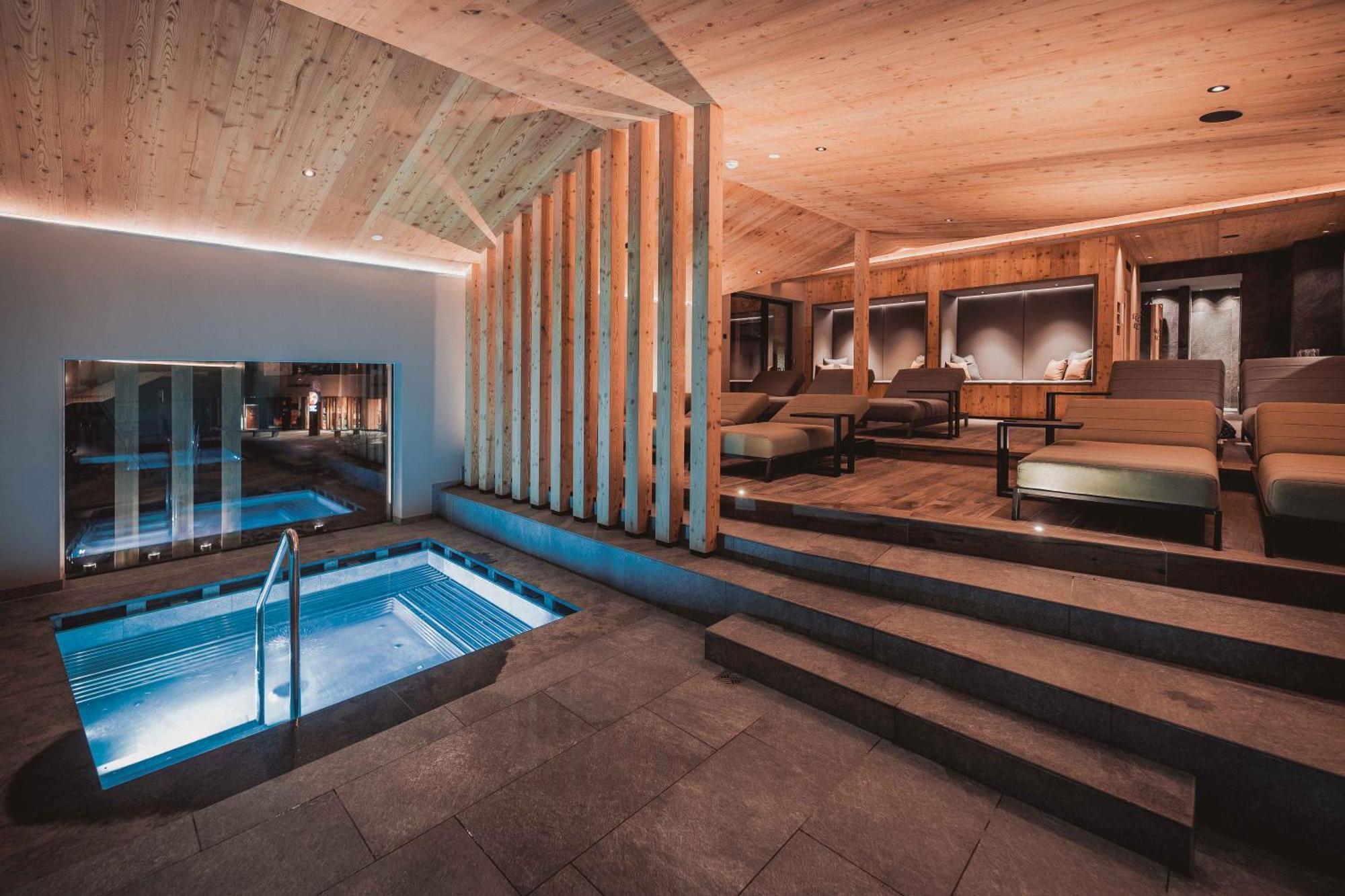 Hotel Continental Dolomites เซลวาดีวัลการ์เดนา ภายนอก รูปภาพ