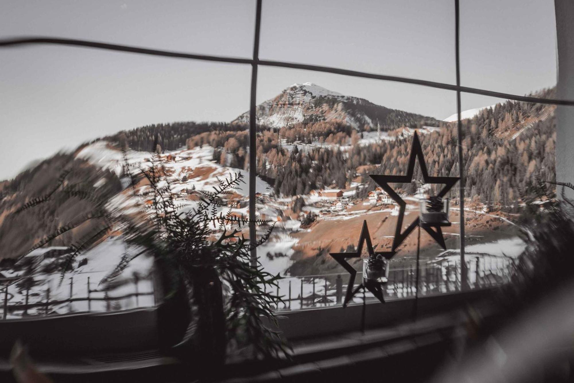Hotel Continental Dolomites เซลวาดีวัลการ์เดนา ภายนอก รูปภาพ