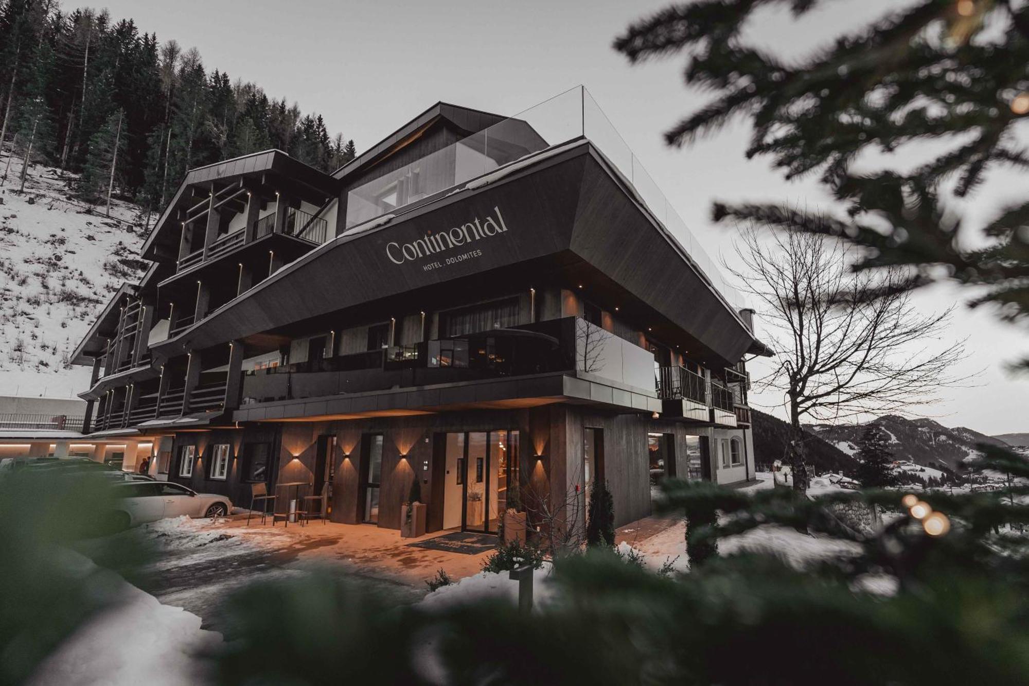 Hotel Continental Dolomites เซลวาดีวัลการ์เดนา ภายนอก รูปภาพ