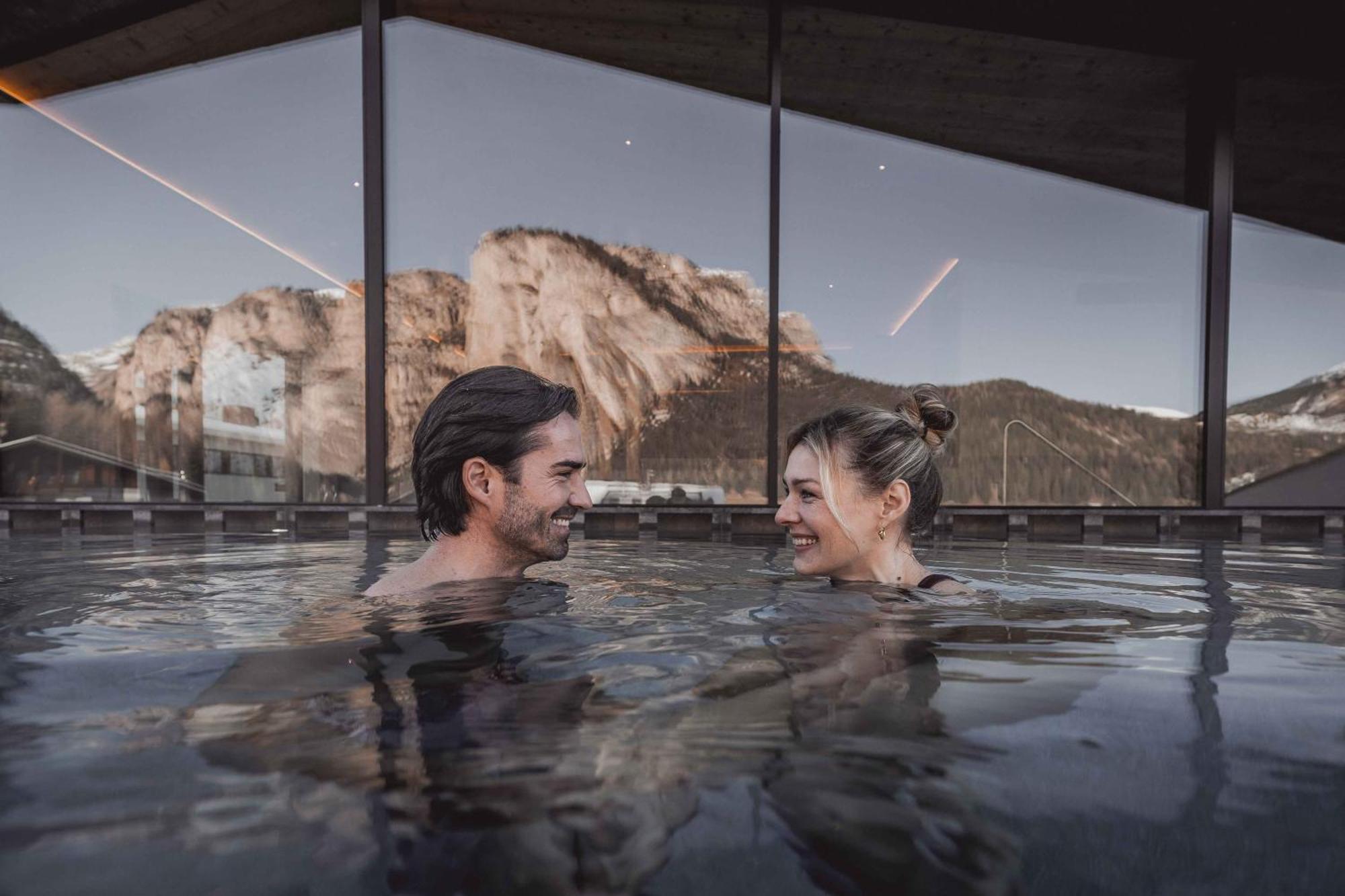 Hotel Continental Dolomites เซลวาดีวัลการ์เดนา ภายนอก รูปภาพ