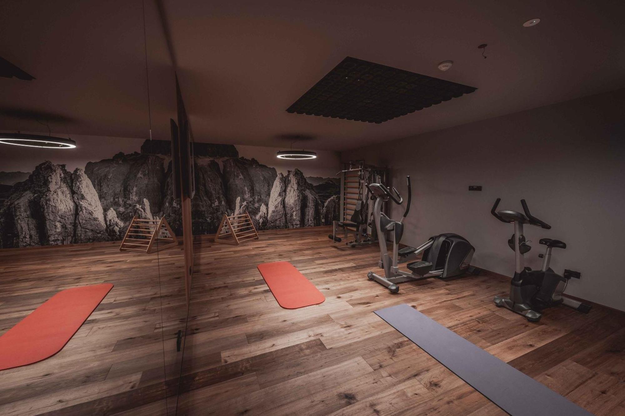 Hotel Continental Dolomites เซลวาดีวัลการ์เดนา ภายนอก รูปภาพ