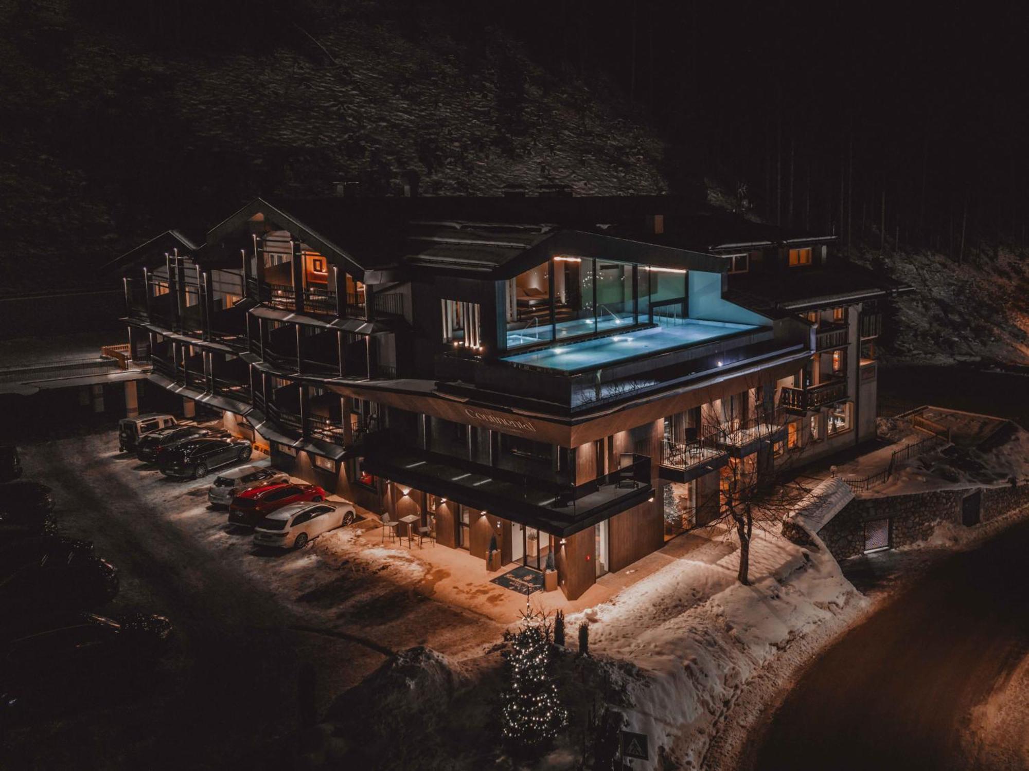 Hotel Continental Dolomites เซลวาดีวัลการ์เดนา ภายนอก รูปภาพ