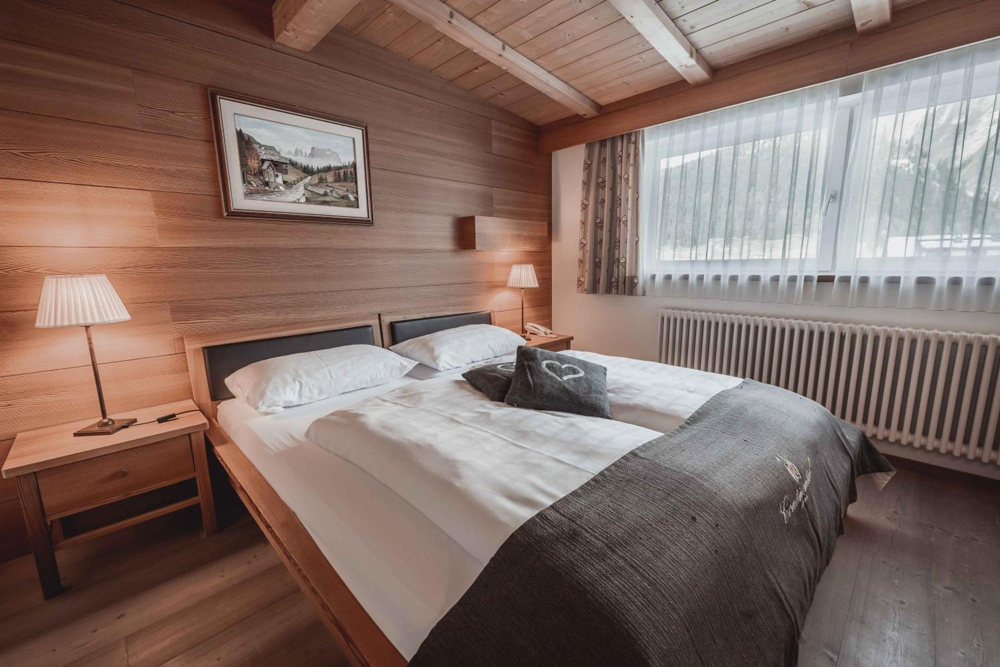 Hotel Continental Dolomites เซลวาดีวัลการ์เดนา ภายนอก รูปภาพ
