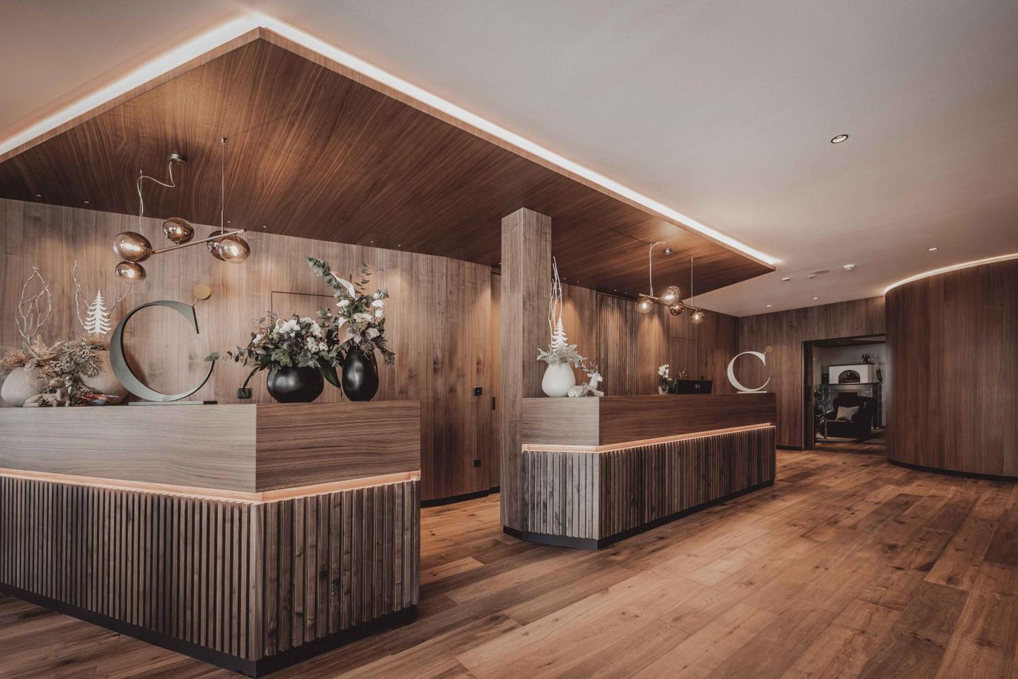Hotel Continental Dolomites เซลวาดีวัลการ์เดนา ภายนอก รูปภาพ