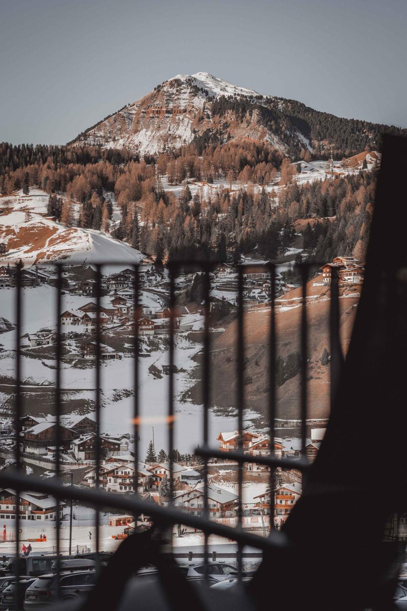 Hotel Continental Dolomites เซลวาดีวัลการ์เดนา ภายนอก รูปภาพ