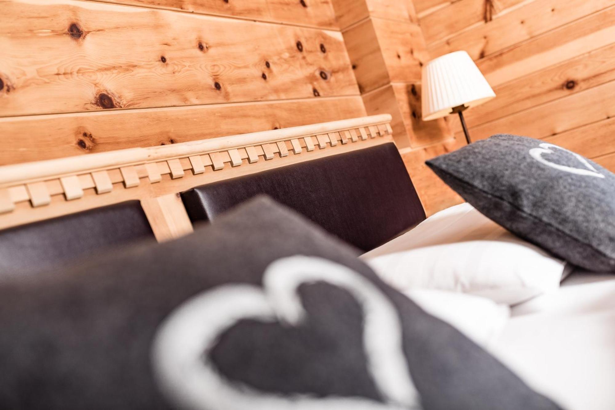 Hotel Continental Dolomites เซลวาดีวัลการ์เดนา ภายนอก รูปภาพ