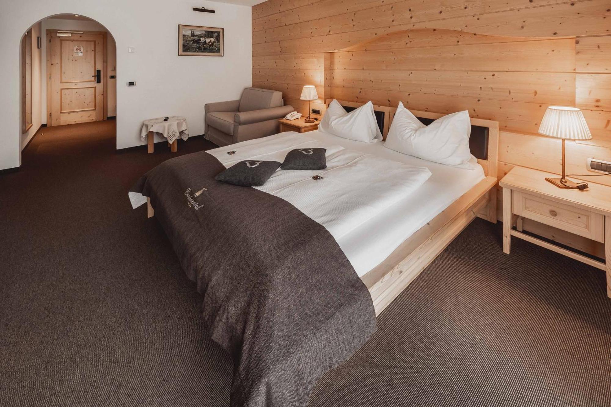 Hotel Continental Dolomites เซลวาดีวัลการ์เดนา ภายนอก รูปภาพ