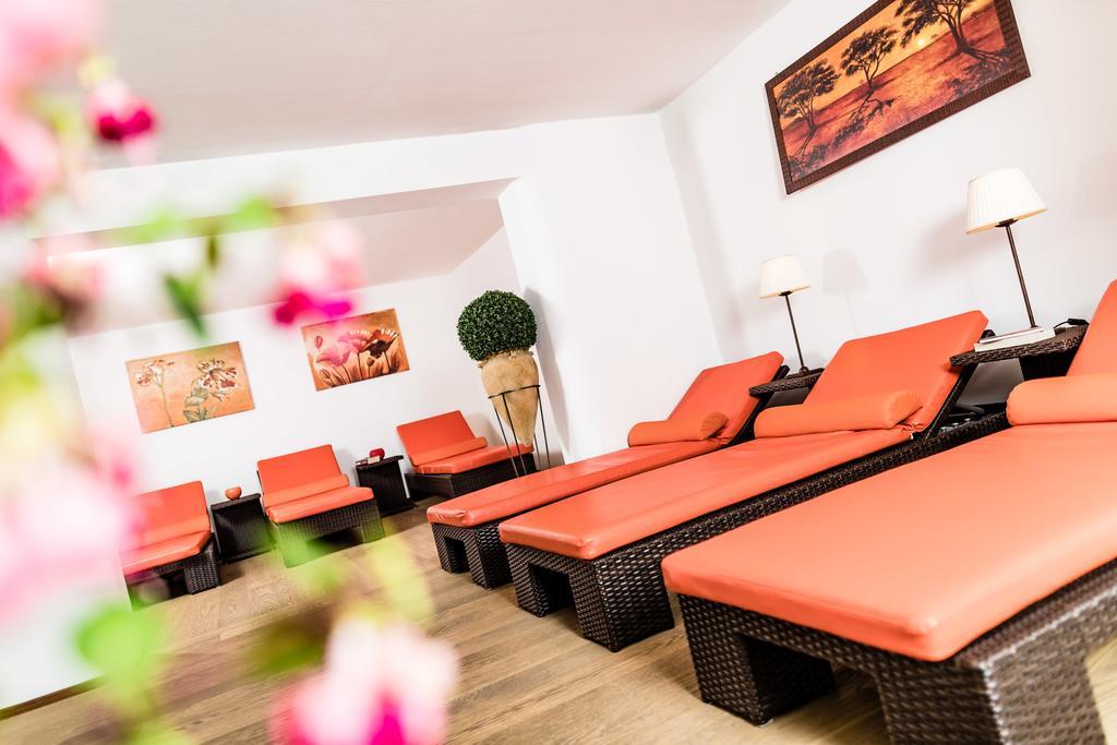 Hotel Continental Dolomites เซลวาดีวัลการ์เดนา ภายนอก รูปภาพ